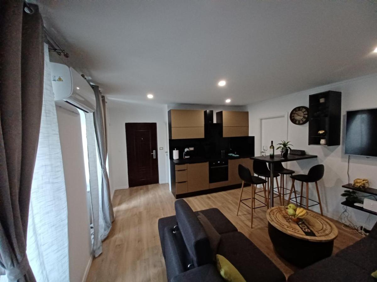 In The Centar Of Rijeka Apartment Bagian luar foto