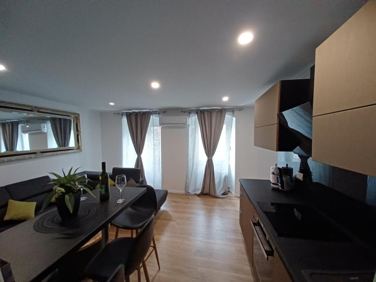 In The Centar Of Rijeka Apartment Bagian luar foto